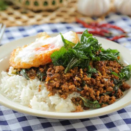 ข้าวกระเพราเนื้อสับ  รสแซ่บ