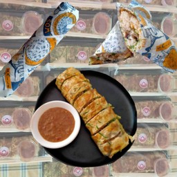 โรลไข่ชะอมน้ำพริกกะปิปลาทูทอด