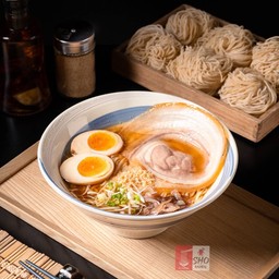 ราเมนโชยุหมูสามชั้นชาชู-Shoyo Pork Belly Ramen