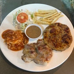 สเต็กหมูสันคอ+หมูพริกไทยดำ