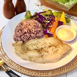 ข้าวหน้าสเต็กปลาสูตรคลีน 290 kcal