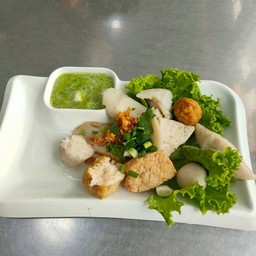 ลวกจิ้มลูกชิ้นรวม