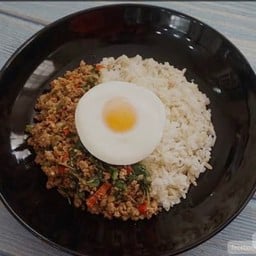 กะเพราพริกแห้ง