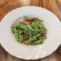 ตำถั่วเจ          Spicy long bean salad J