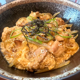 ข้าวหน้าไก่ไข่ญี่ปุ่น + ซุปมิโซะ