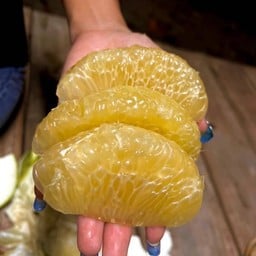 ส้มโอขาวน้ำผึ้ง (พร้อมทาน)