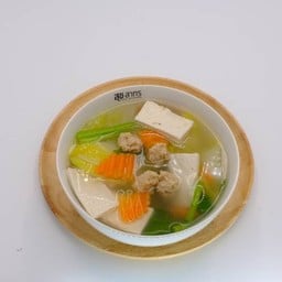 แกงจืดเต้าหู้ผักกาดขาวเจ (กับข้าว)          Traditional thai soup with tofu and white cabbage J