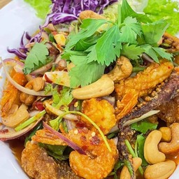 ยำสามกรอบ