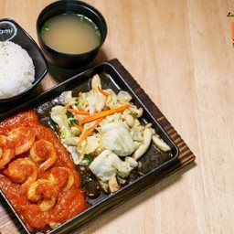 กะทะร้อน-กุ้งผัดซอสเผ็ด