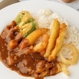 ข้าวแกงกะหรี่ญี่ปุ่นเทมปุระผัก          Japanese curry rice with tempura
