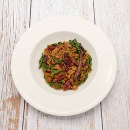 กะเพราคั่วพริกแห้งเจ (กับข้าว)          J Stir-fried plant-based meat with basil and dried chili