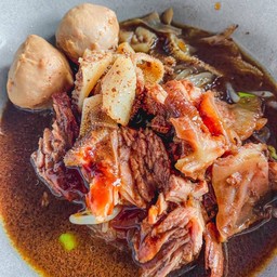 ก๋วยเตี๋ยวเรือน้ำตกเนื้ิอ