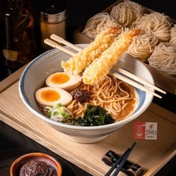 ราเมนแบล็คมิโสะกุ้งทอด-Black Miso Deep Fried Koong Ramen