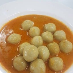 เกาเหลากะทิ ลูกชิ้น