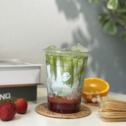Santa Is Coming (Matcha,Milk,Strawberry)