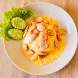 ข้าวไข่ข้นไส้กรอก