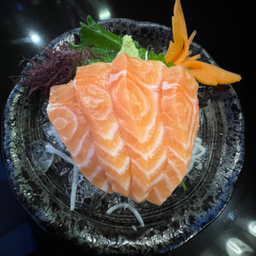 แซลมอนซาชิมิ 70g.