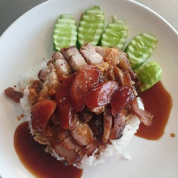 ข้าวหมูแดง-หมูกรอบ-กุนเชียง
