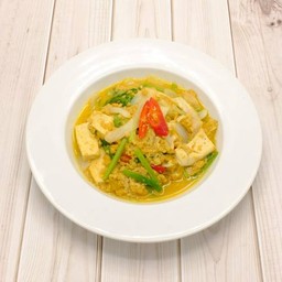 เต้าหู้ผัดผงกะหรี่ (กับข้าว)          Tofu with curry powder