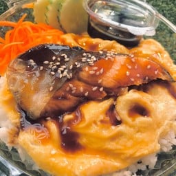 ข้าวไข่ข้นปลาแซลมอน