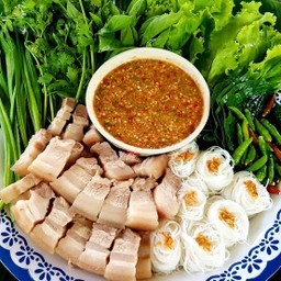 สามชั้นคั่วพริกเกลือ&กระเพราคนใจสู้&ทอดมันหมูเด้ง