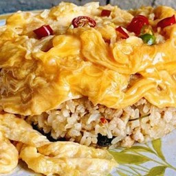 กะเพราคลุกข้าว ไข่ข้น