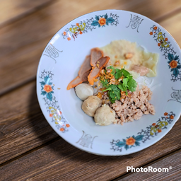 ก๋วยเตี๋ยวหมูต้มยำ