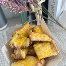 Cat crepe cafe byเครปไส้แตก พนมสารคาม