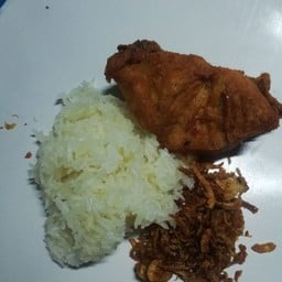 ข้าวเหนี่ยว+ไก่ทอด