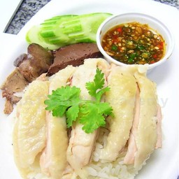 ข้าวมันไก่นักข่าว ตรงข้ามซอยตลาดใหม่18