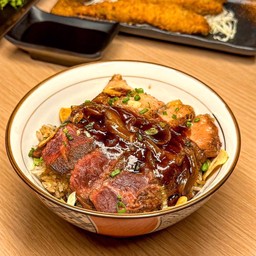 ข้าวผัดมันเนื้อพิคานย่า ราดซอสญี่ปุ่น