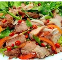 ยำคอหมูย่าง