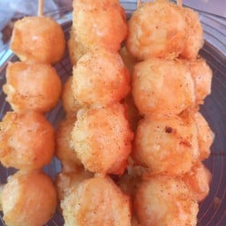 สาวอ้วนลูกชิ้นชุบแป้งทอด