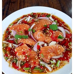 ยำแซลมอน