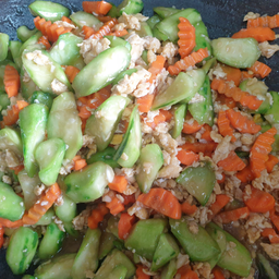 ผัดบวบไข่ (ไม่เผ็ด)