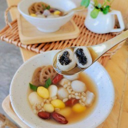 บัวลอยงาดำทรงเครื่อง