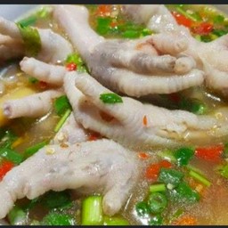 ต้มแซ่บตีนไก่