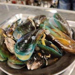 ร้านแซ่บเด้อ&บ่อตกกุ้ง