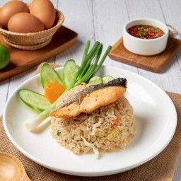 ข้าวผัดแซลมอน