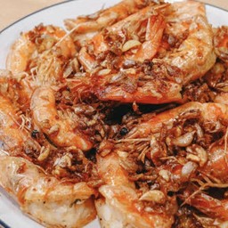 กุ้งทอดกระเทียมพริกไทย Deep fried prawns with garlic and pepper