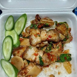 ผัดกะเพรา,ผัดพริกแกง,ผัดคะน้า,ผัดผัก(เป็นกับข้าว)