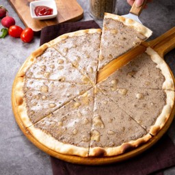 พิซซ่าหน้าทรัฟเฟิลซอส