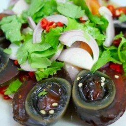 ยำไข่เยี่ยวม้า