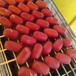 ลูกชิ้นปิ้งน้ำจิ้มผีีบอก by  พี่เเนน - ระนอง