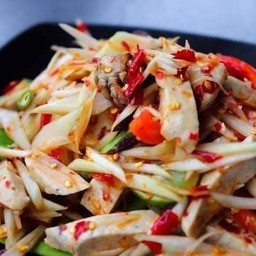 ตำหมูยอ Vietmamese pork sausages spicy salad