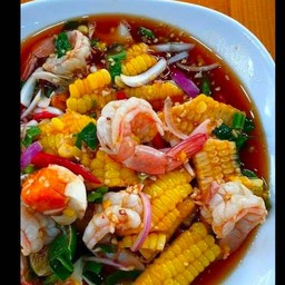 ยำข้าวโพดกุ้งสุก