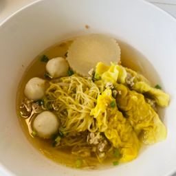 บะหมี่เกี้ยวน้ำ