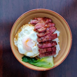 ข้าวหน้าหมูแดงฮ่องกง+ไข่ดาว