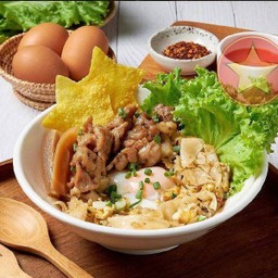 คั่วหมู+ไข่ลาวา