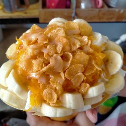 เครปวิปครีมกล้วยฝอยทองคอร์นเฟลก